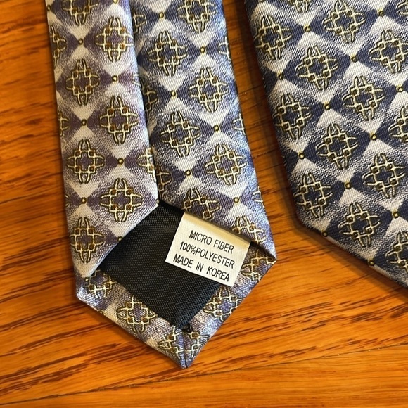Ivre Hausse patterned tie 4” wide - Picture 2 of 6